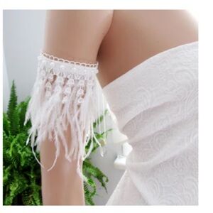 Elegant White Lace Gloves with Corset Lacing